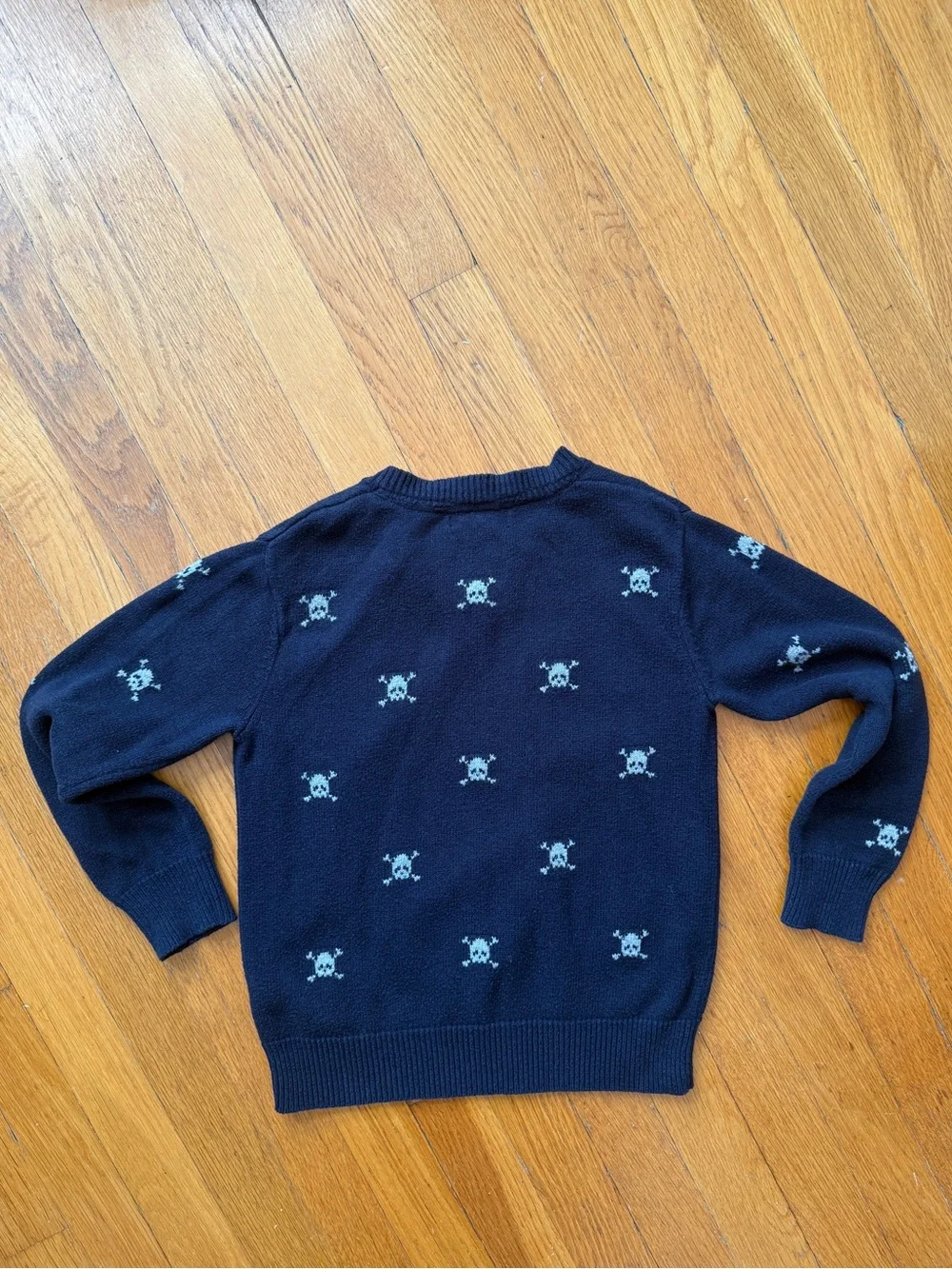 Boys small (6-7) Gap Kids Skull Sweater